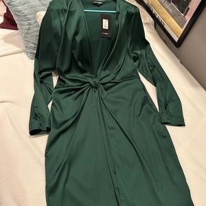 Green sugar free dress from fashion nova. Size 1x. Never worn.